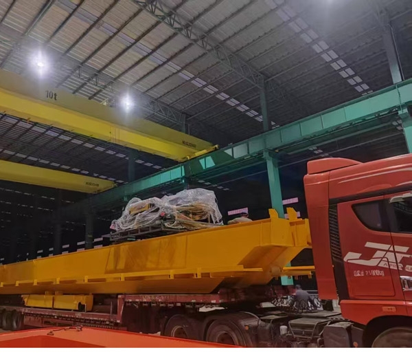 單梁起重機發貨現場